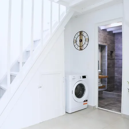 Whitelist Lux In Mykonos Town